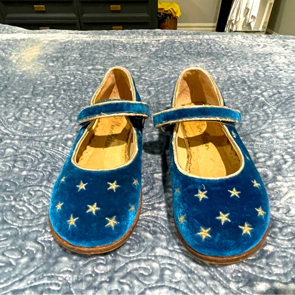 Mini Boden Velvet shoes size 10